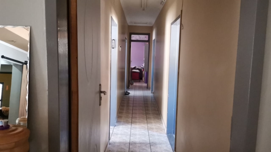 4 Bedroom Property for Sale in Oos Einde North West